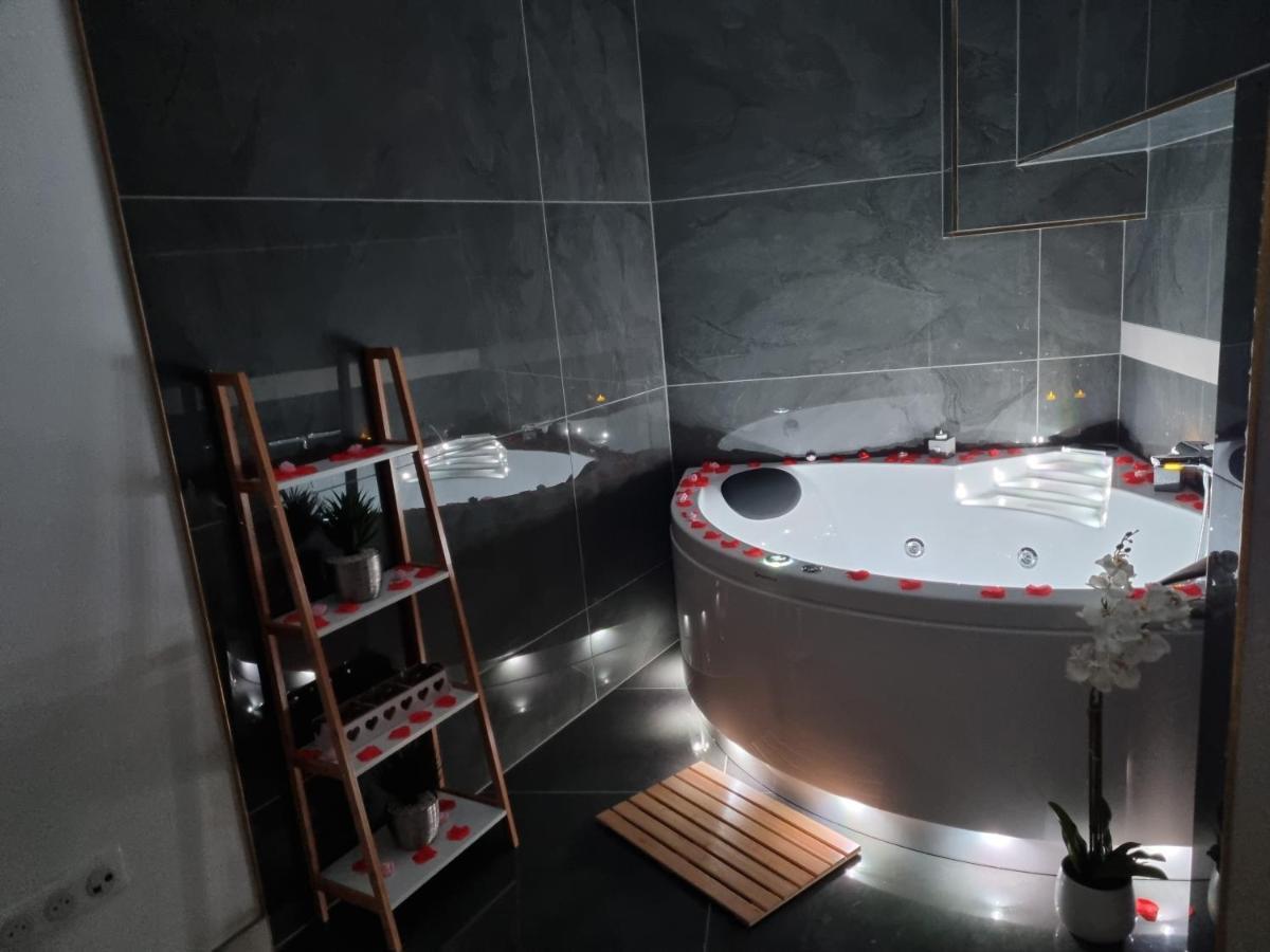 Jolie Maison, Balneo Lumino Therapie Et Terrasse 콜마 외부 사진